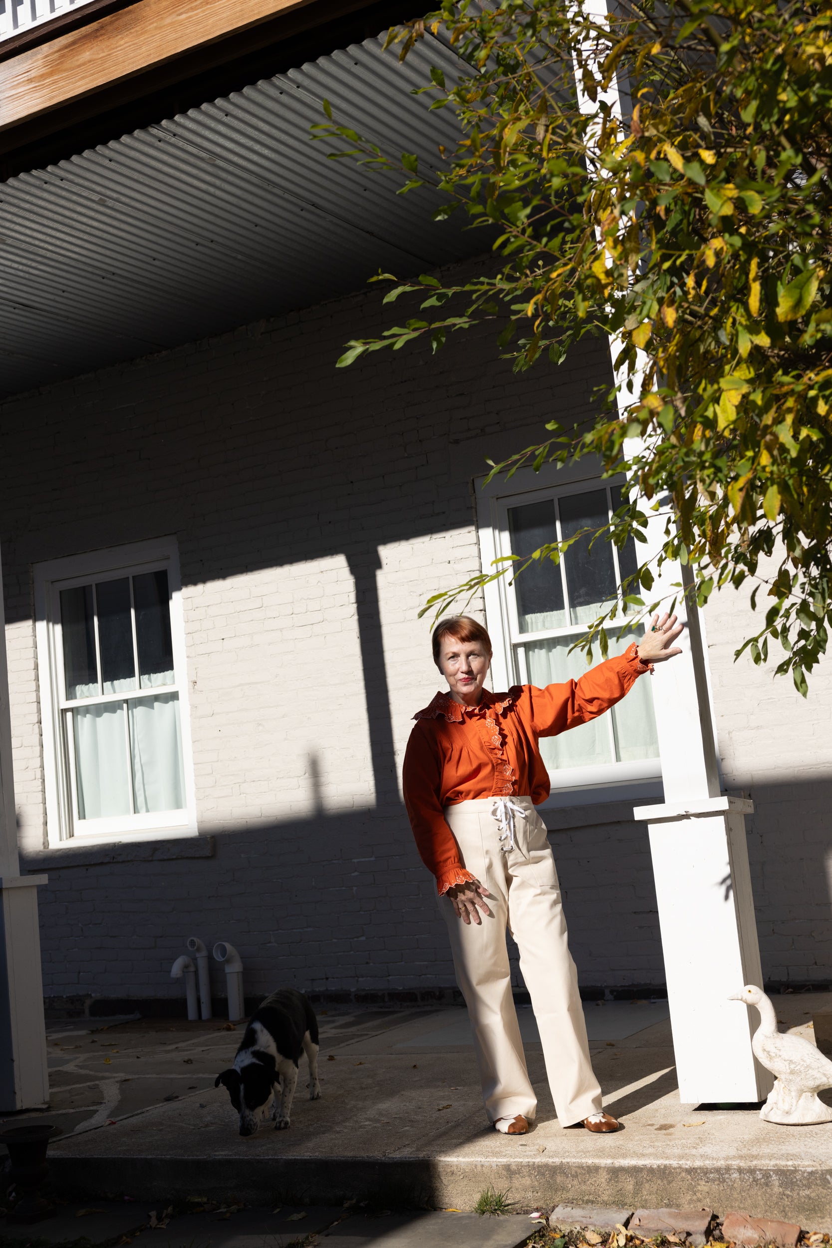 221025_NIKKI-CHASIN_HOLIDAY_ECOMM_ANDREA_COURTYARD-3964.jpg