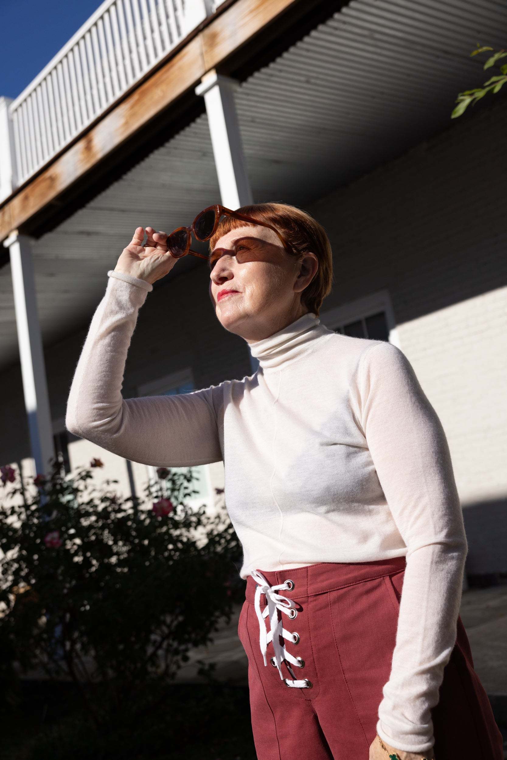 221025_NIKKI-CHASIN_HOLIDAY_ECOMM_ANDREA_COURTYARD-3991.jpg