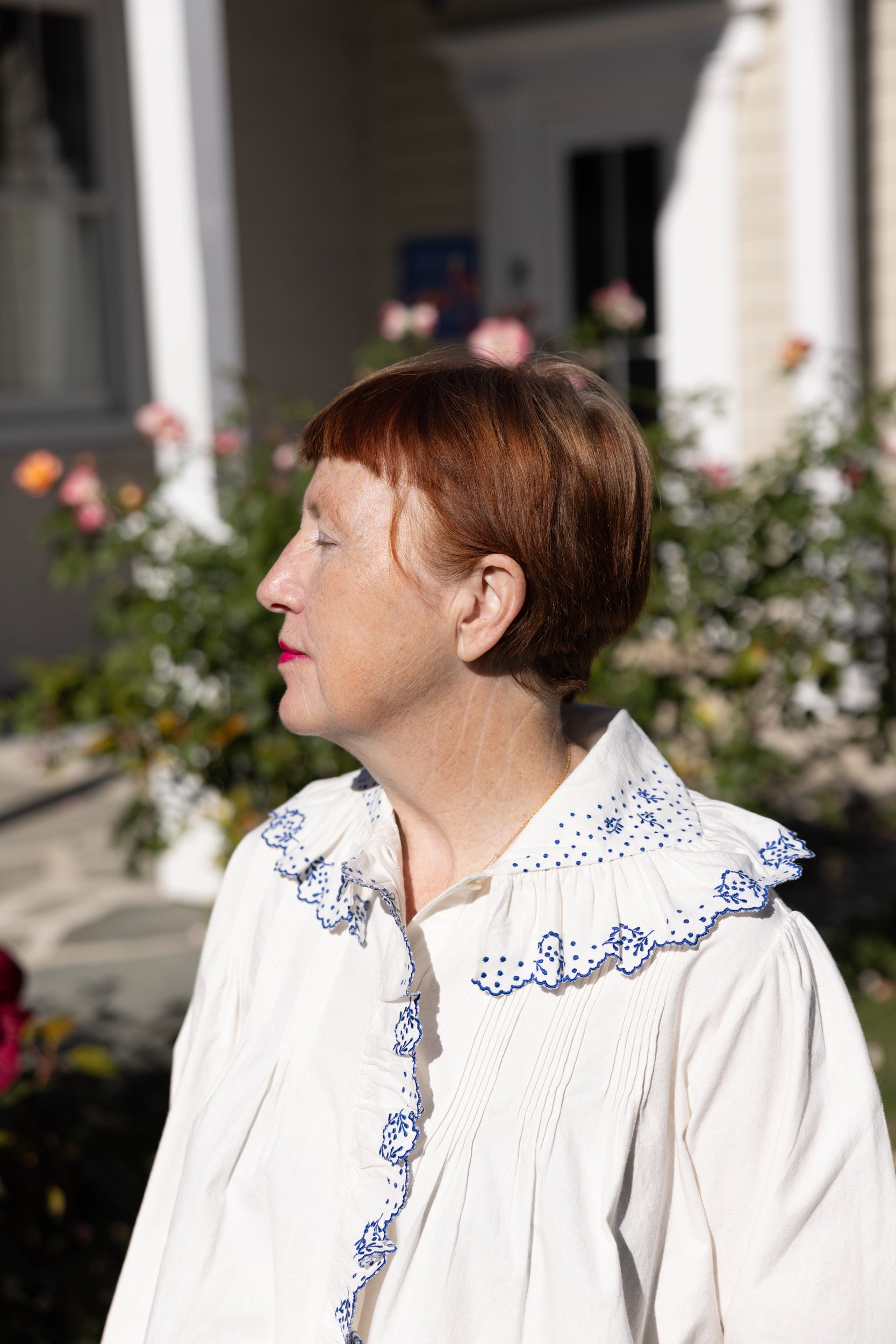 221025_NIKKI-CHASIN_HOLIDAY_ECOMM_ANDREA_COURTYARD-4780.jpg