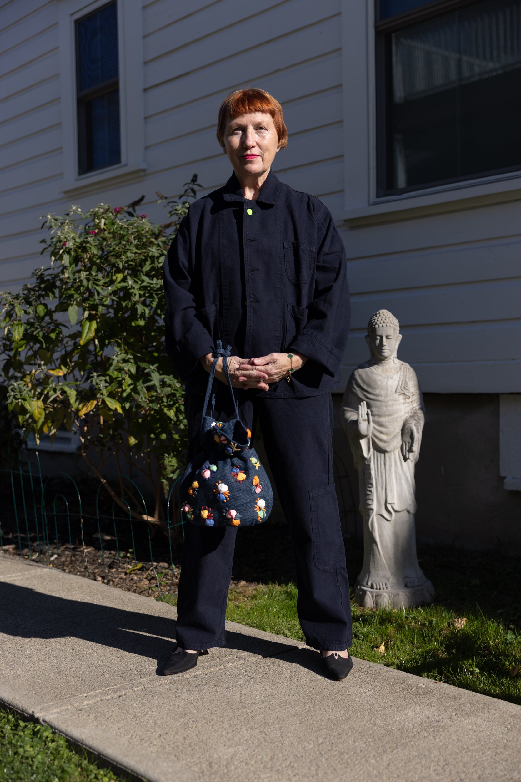 221025_NIKKI-CHASIN_HOLIDAY_ECOMM_ANDREA_COURTYARD-5038.jpg
