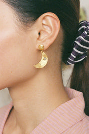 Aku Earrings Gold