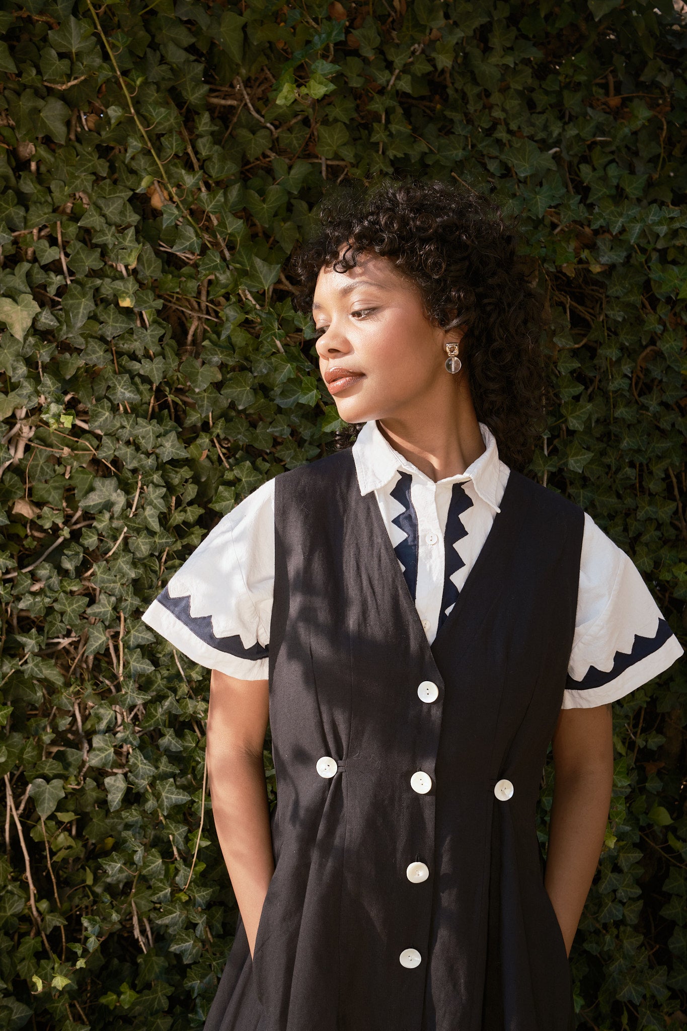 Sleeveless Baroness  Dress - Black Cotton Linen