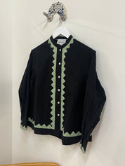 Alpha Buttondown Zig Zag Appliqué- Black/Grasshopper