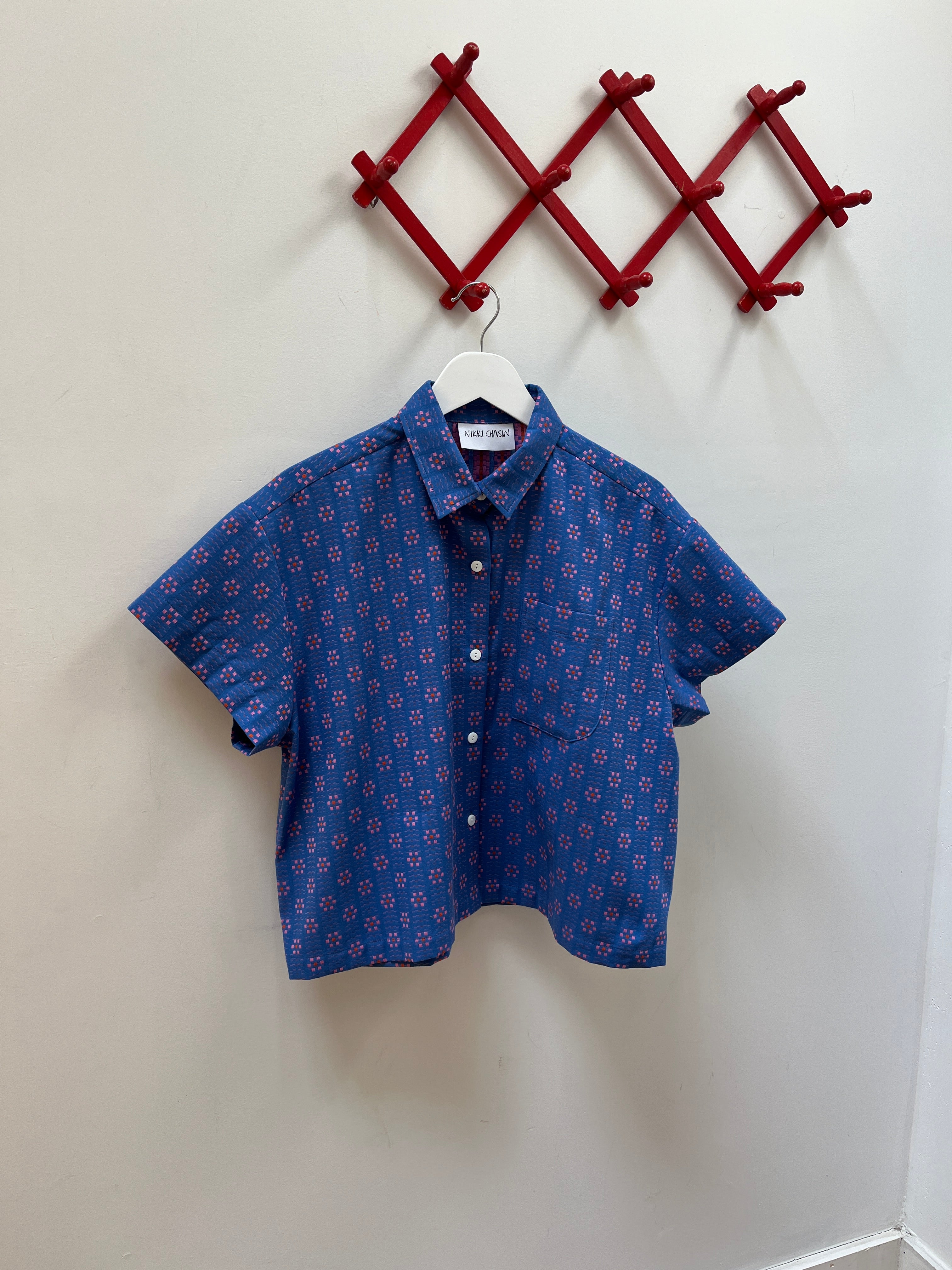Nikki Chasin x The House That Lars Built Corso Button Down in Cobalt Karin Floral