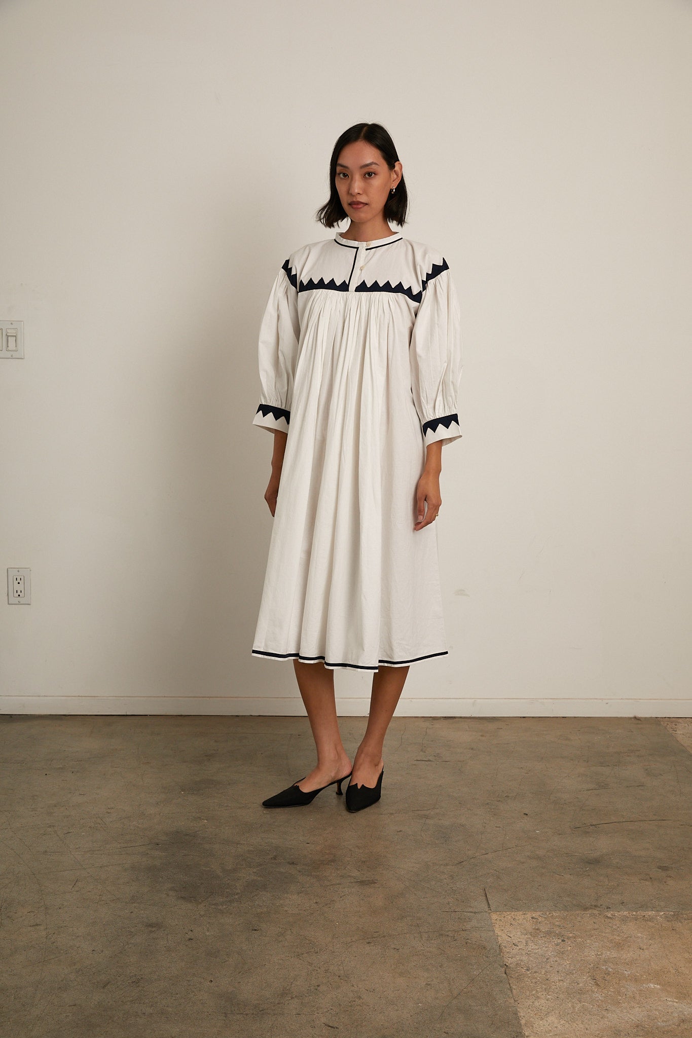 Twirling Dress Zig Zag - Ivory/ Navy