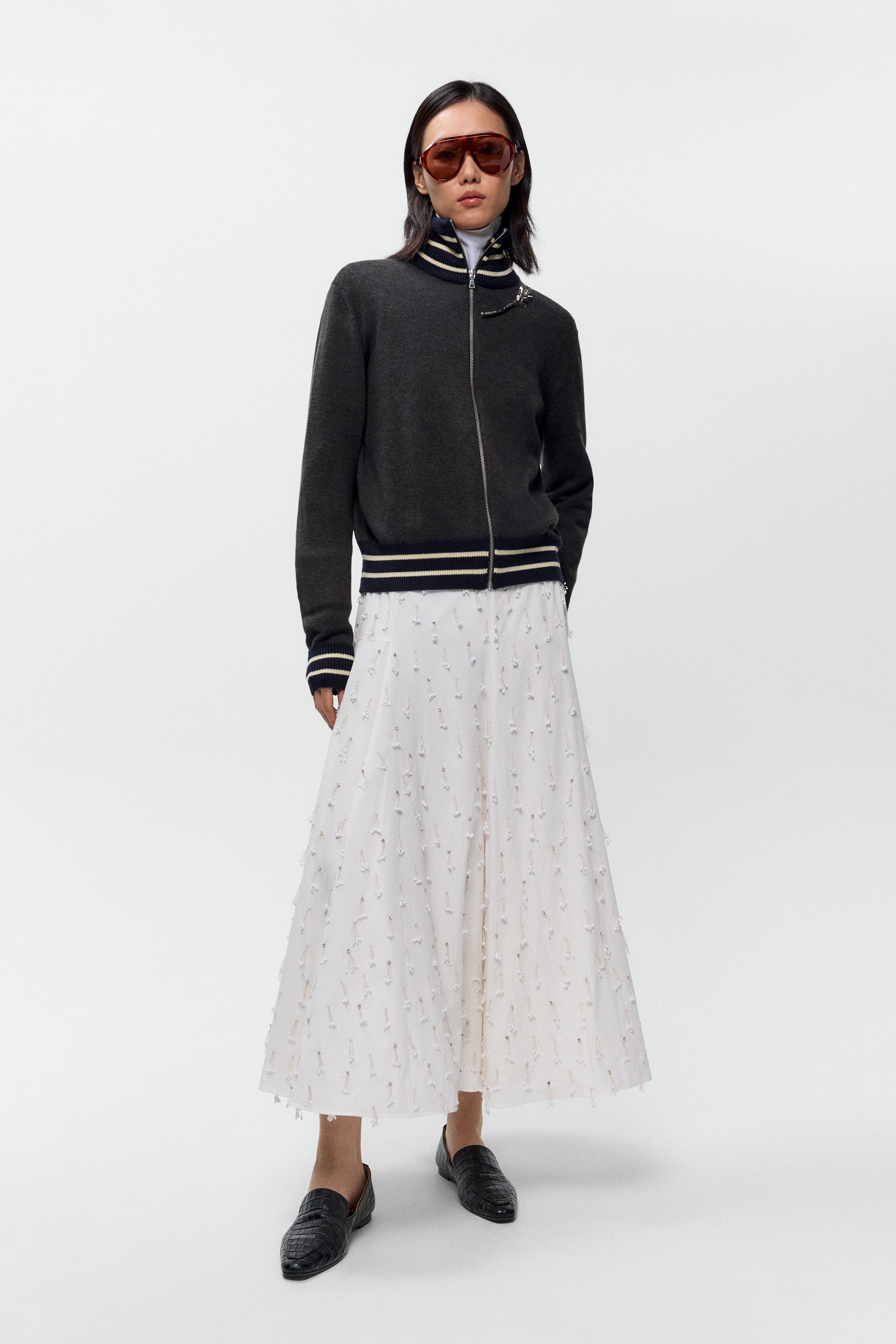 cordera-petalos-skirt-white-fall-winter-26-1.jpg