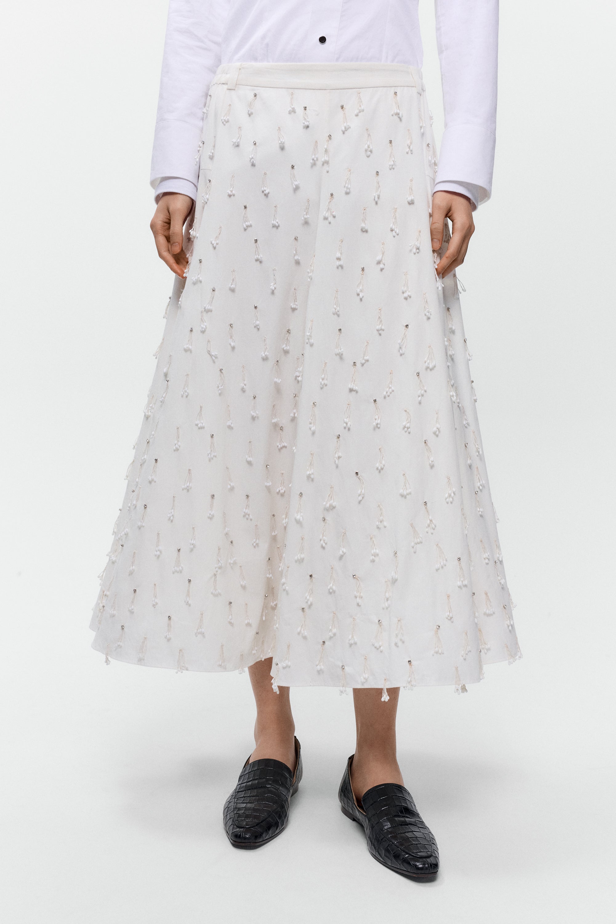 cordera-petalos-skirt-white-fall-winter-26-2.jpg