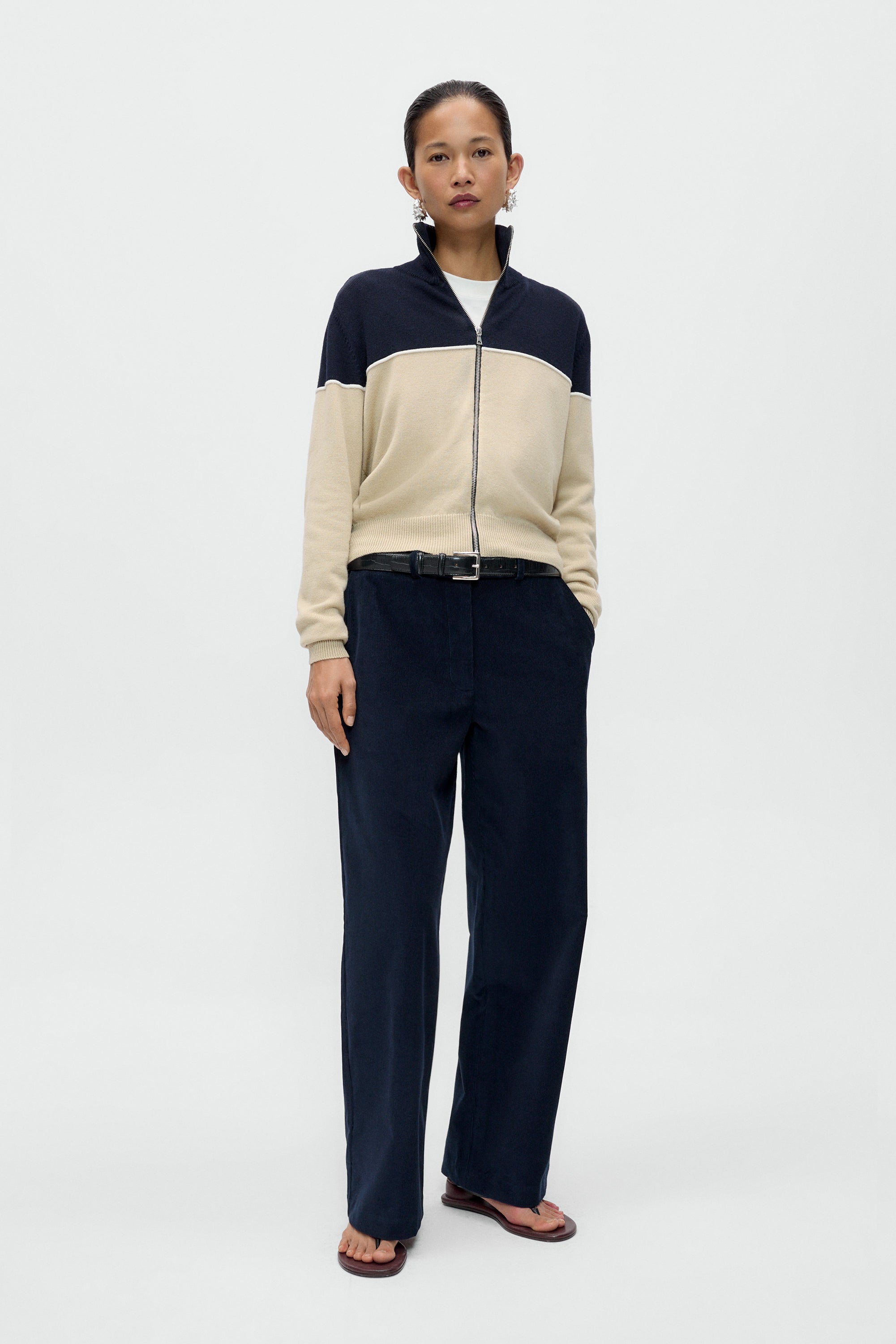 cordera-pre-fall-26-low-rise-corduroy-pants-navy-1.jpg
