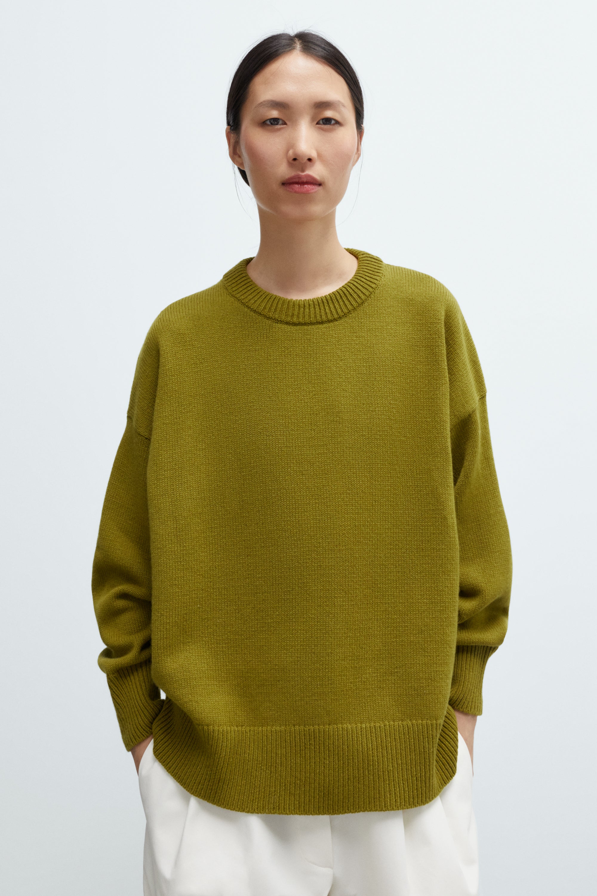 cordera-resort-26-merino-wool-oversized-sweater-woodbine-1.jpg