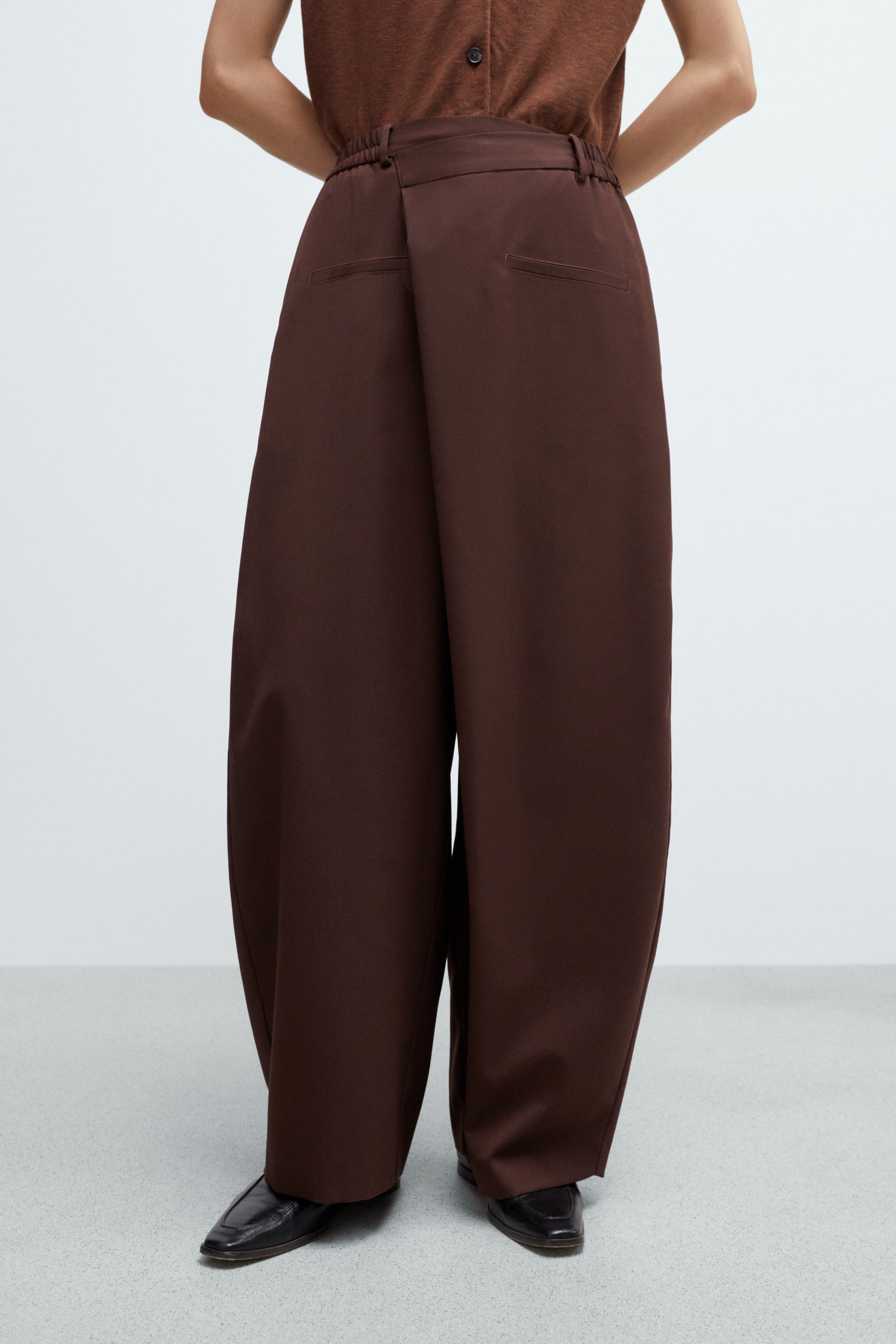 cordera-resort-26-tailored-crossover-pants-burgundy-1.jpg