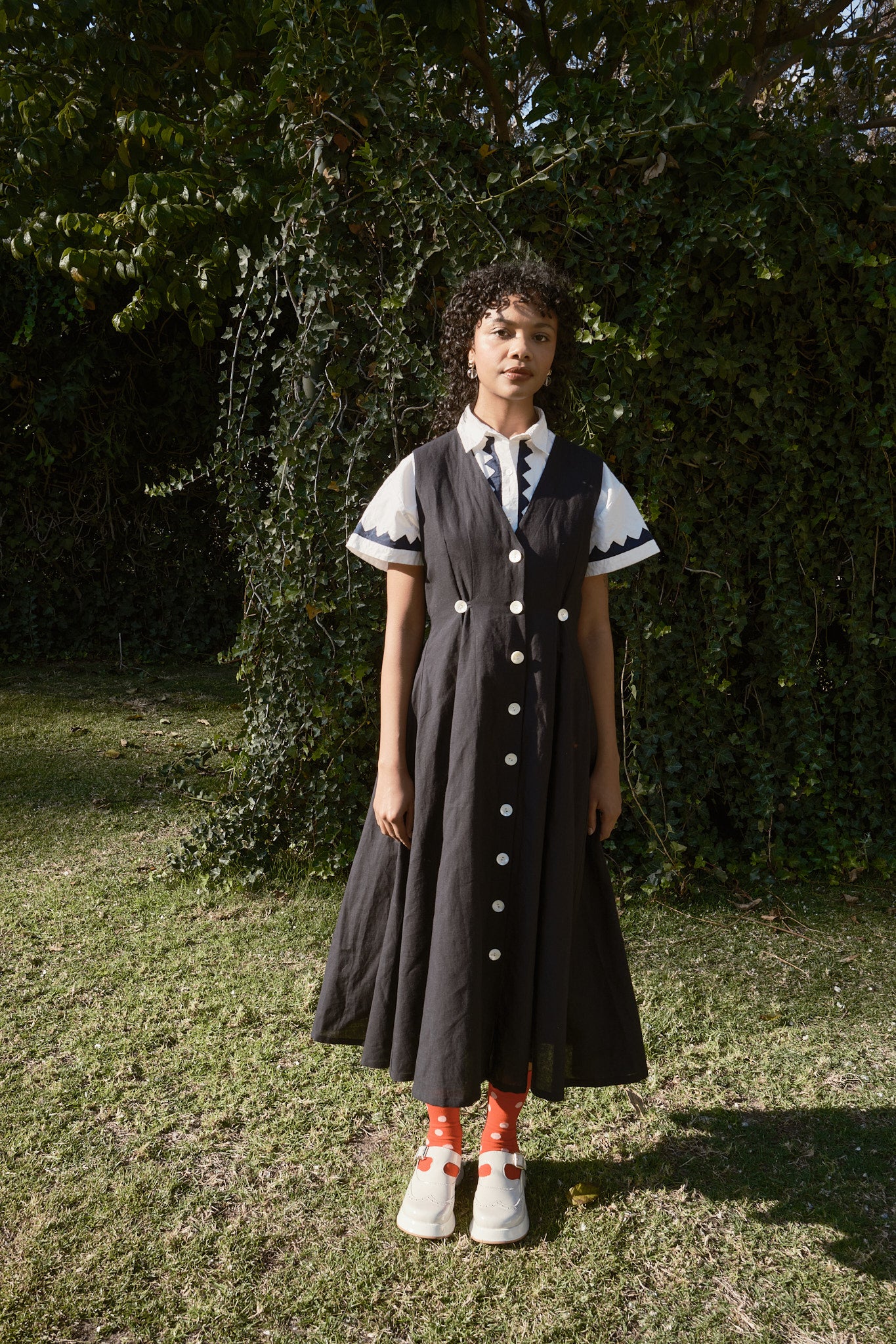 Sleeveless Baroness  Dress - Black Cotton Linen