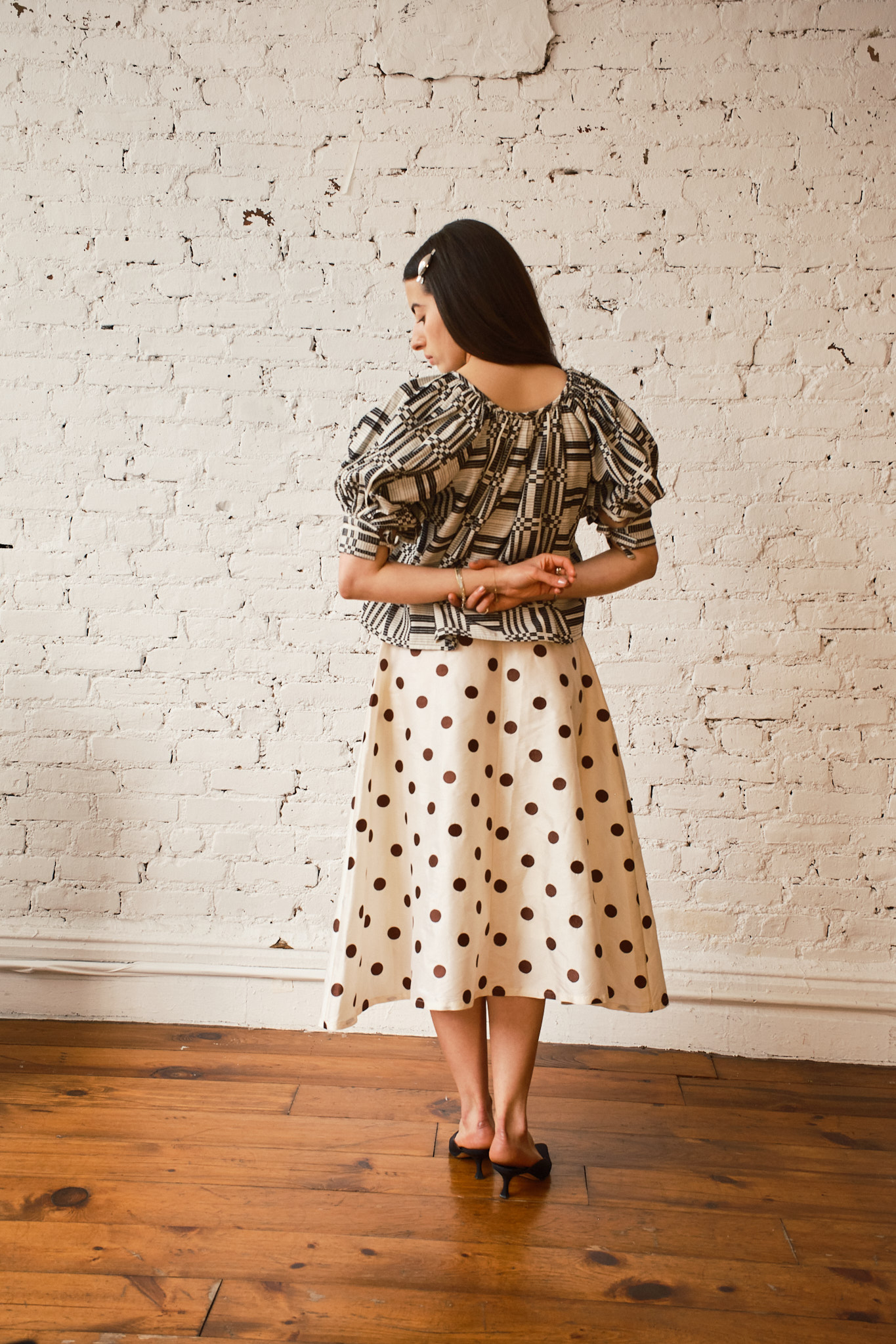 Nikki Chasin x The House That Lars Built Juli Puff Sleeve Top in Licorice Astrid Weave, view 5
